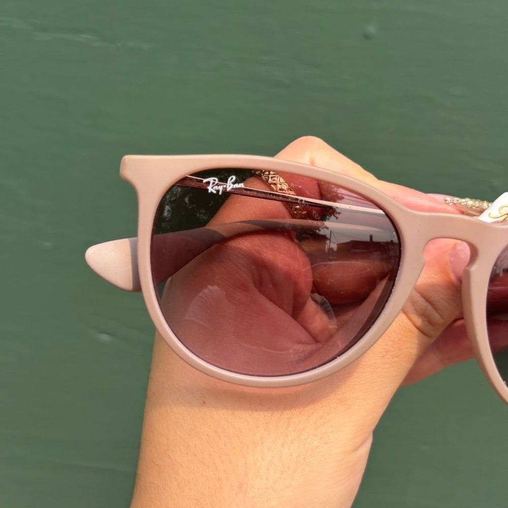 Ray-Ban Erika Pink Round Sunglasses RB4171 Gradient Grey Lens Silver Temples - Picture 3 of 6